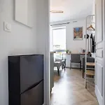 Cocon Moderne Compans Caffarelli - Metro, Charme & Confort Apartman *